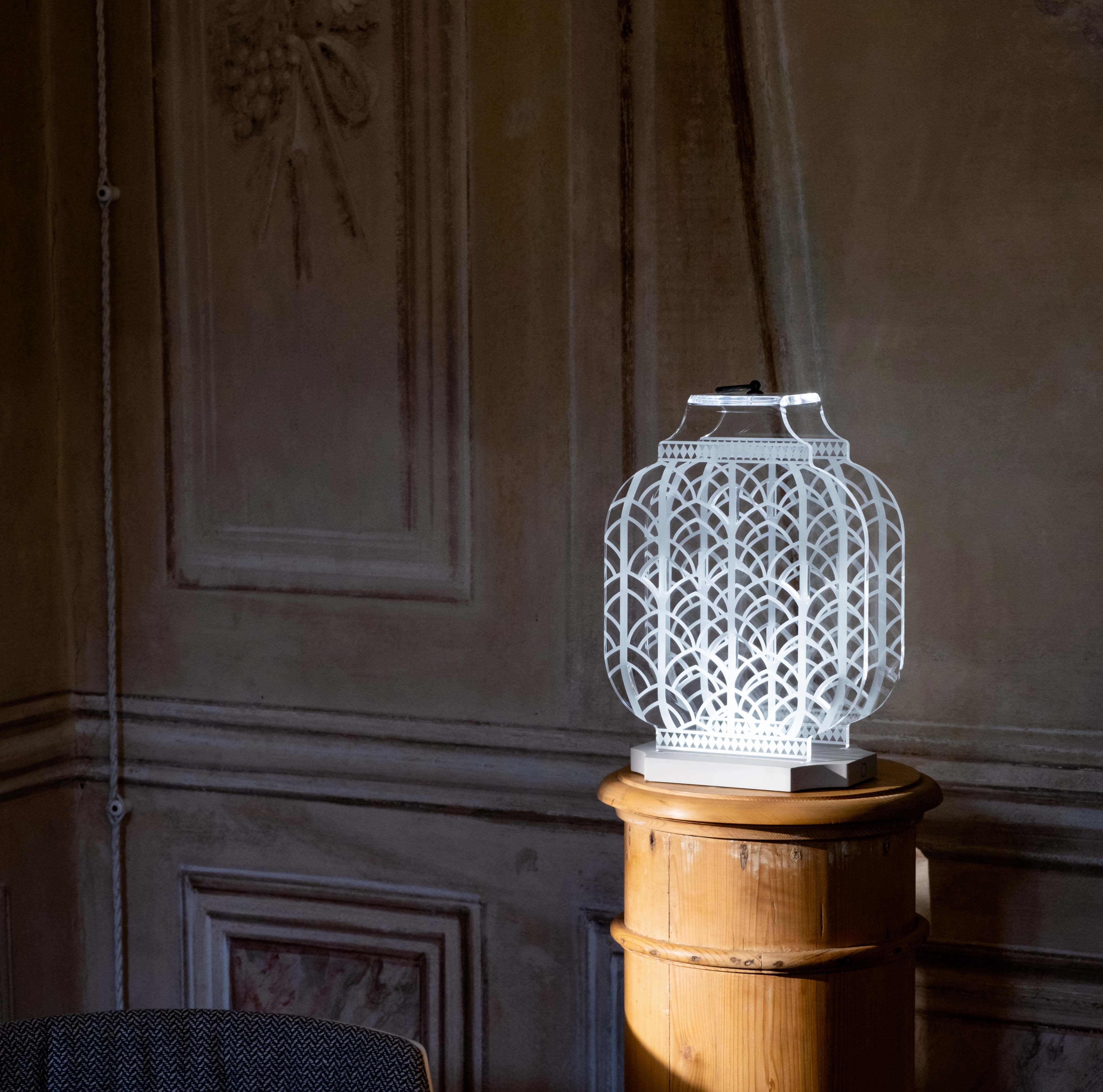 Atena Medium Wireless Table Lamp