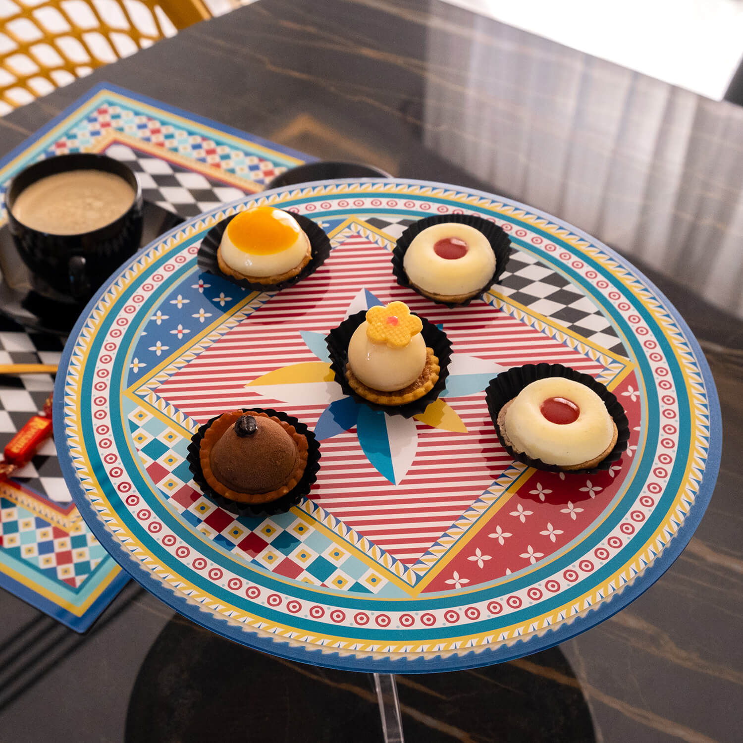 Cake Stand With Cover Decor