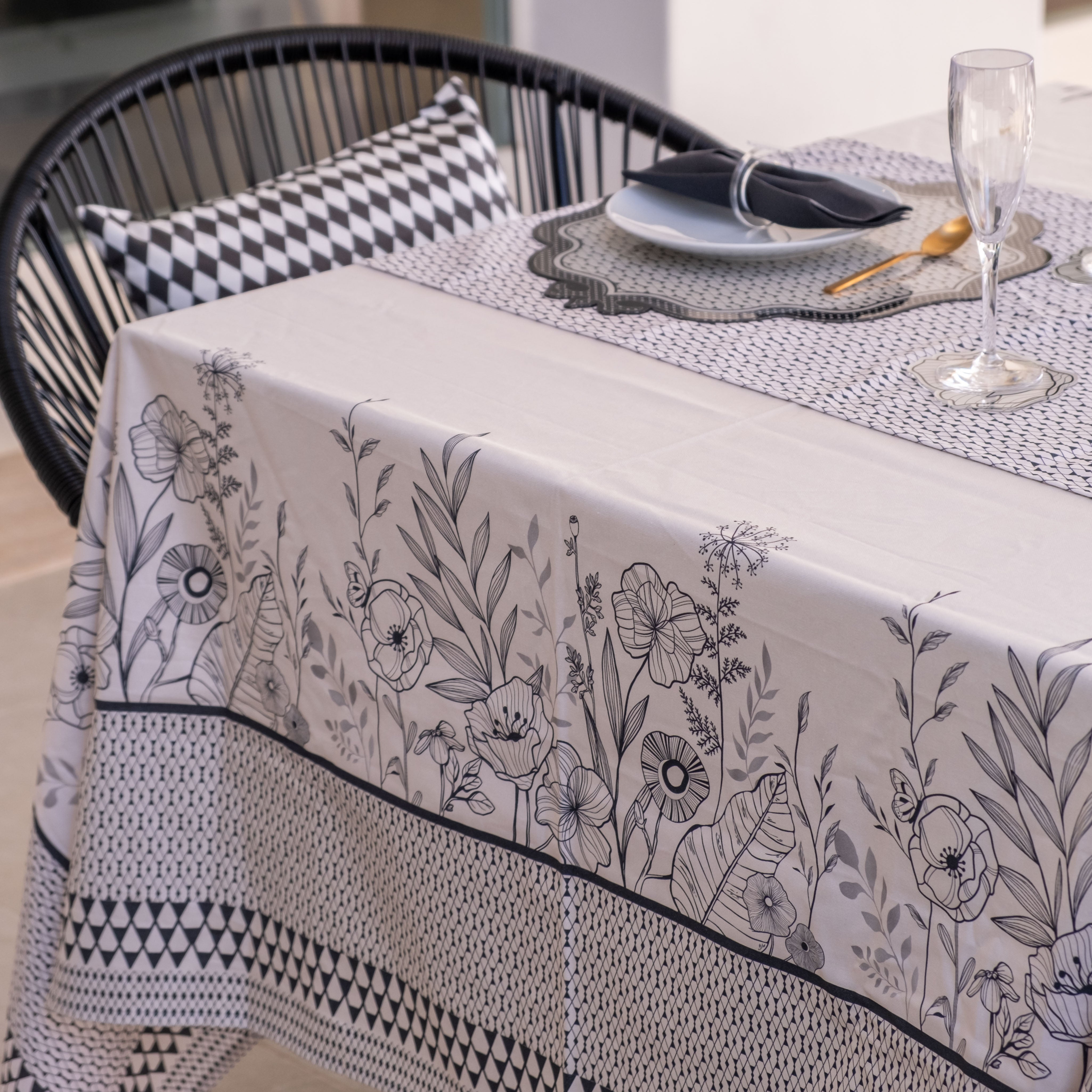 Small Tablecloth Decor