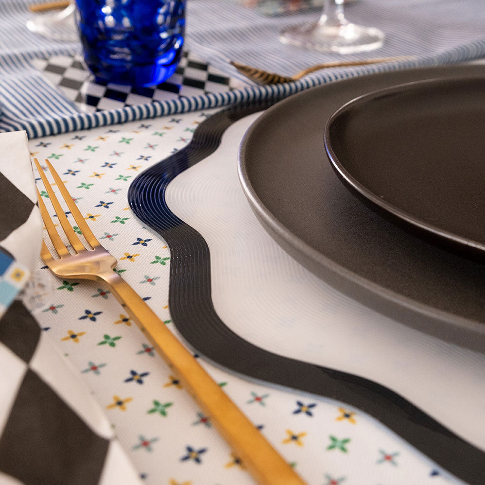 Set 2 Charger Plates Flower Decor