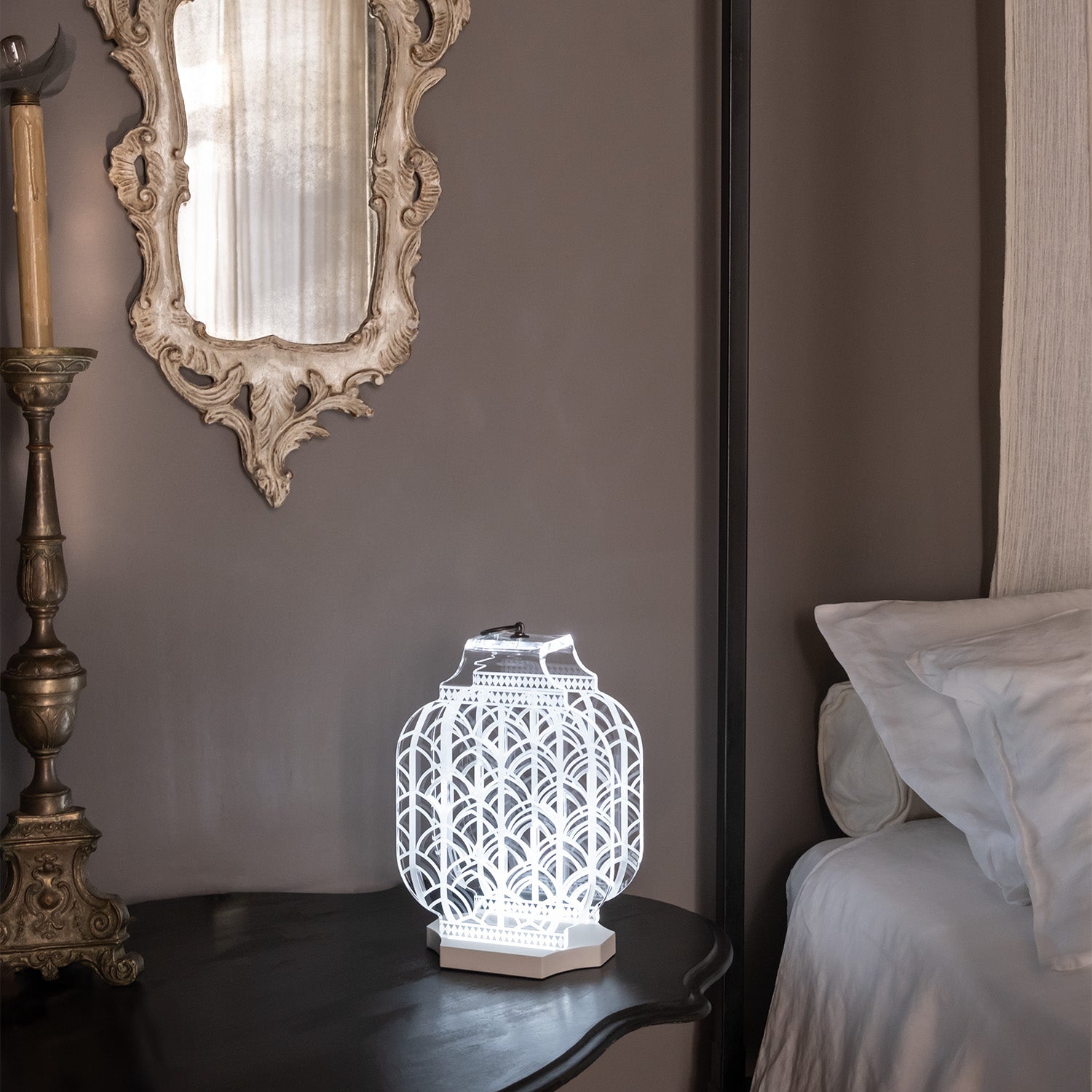 Atena Medium Wireless Table Lamp