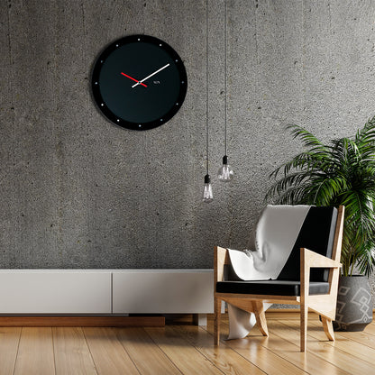 Botton Club Big Clock