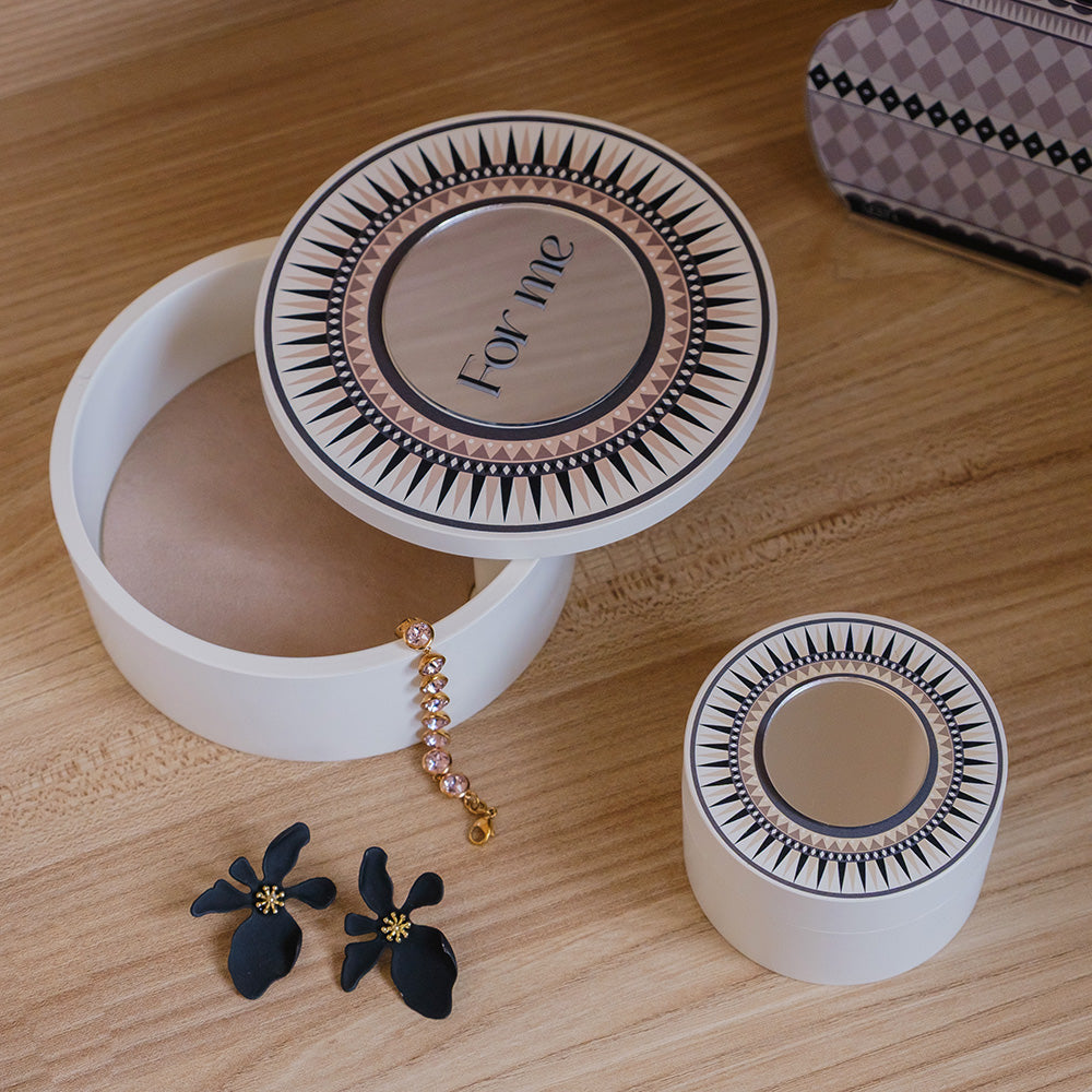Large Round Jewelry Box Happy Beauty